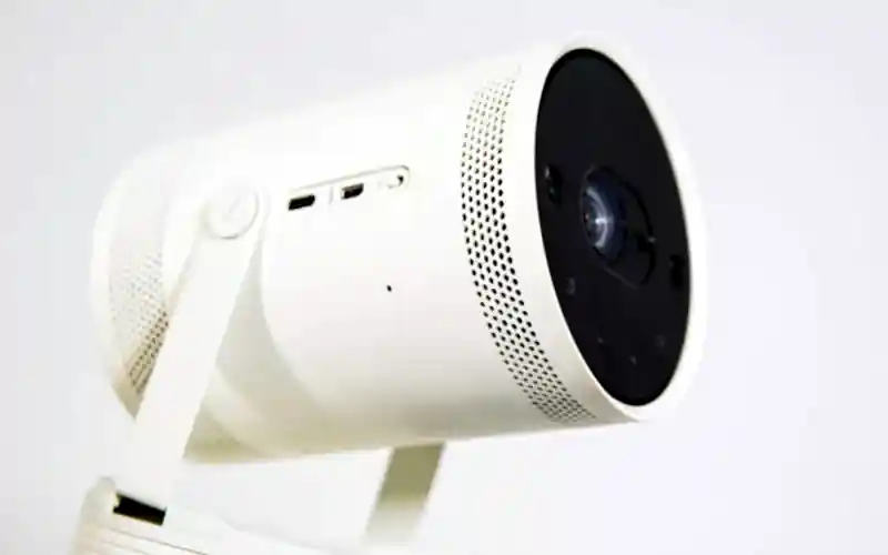 The Freestyle plus smarter ai portable screen